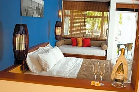 Deluxe Sea View Room - Image 1