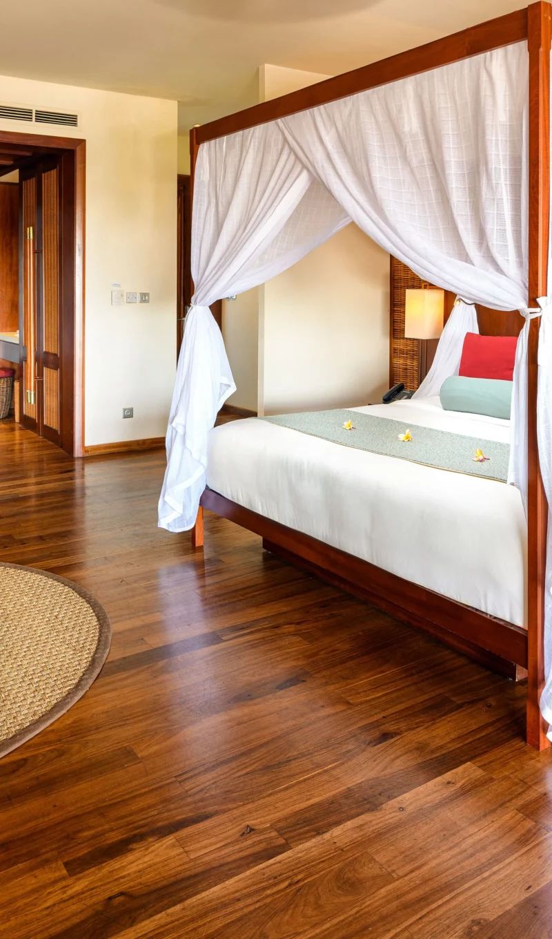 Luxury Lagoona Suite with Garden - Image 1