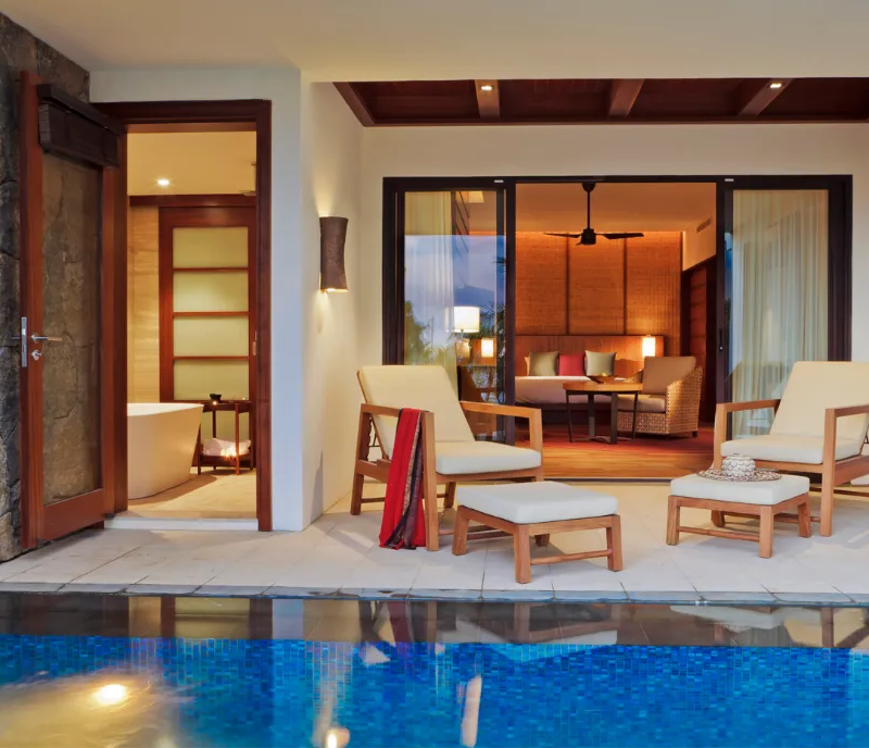 Luxury Pool Suite with Pool View - Image 1