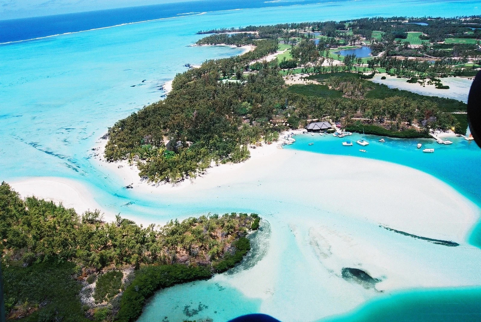 Ile aux Cerfs Catamaran Excursion with Lunch