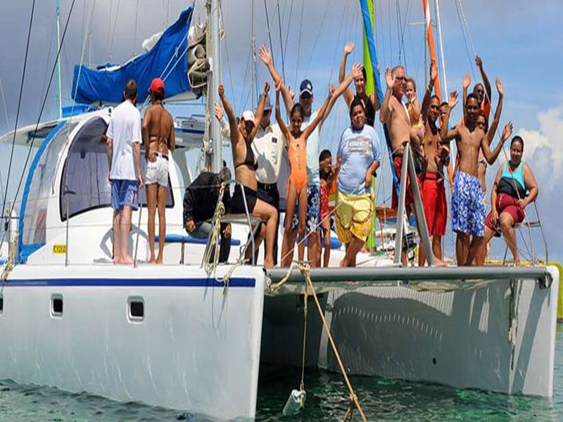 Full-Day Catamaran Trip to Gabriel Island gallery 7